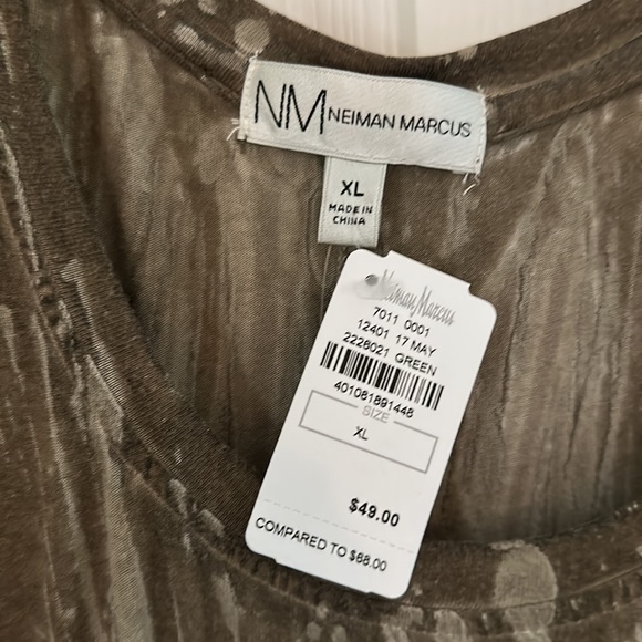 Neiman Marcus army green flowy tank top. Size XL - Picture 2 of 3